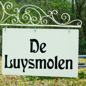 17 TIC molens Voorste Luysmolen uithangbord -001